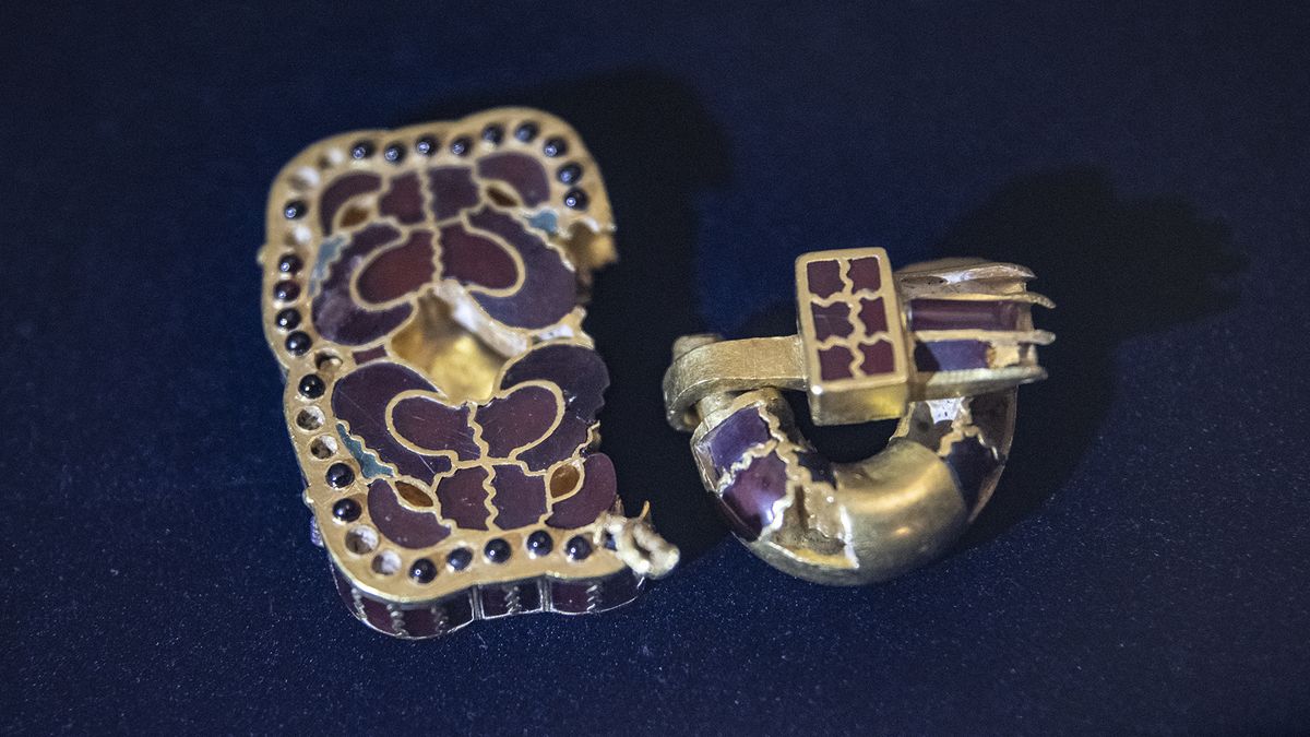 Obrazem: Na Rakovnicku nalezli šperky nevyčíslitelné hodnoty